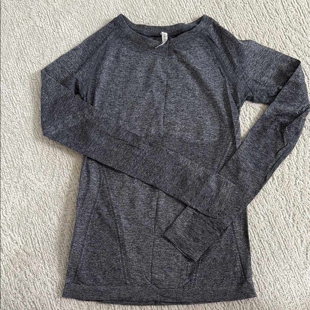 Athleta Gray Long Sleeve Athletic Top